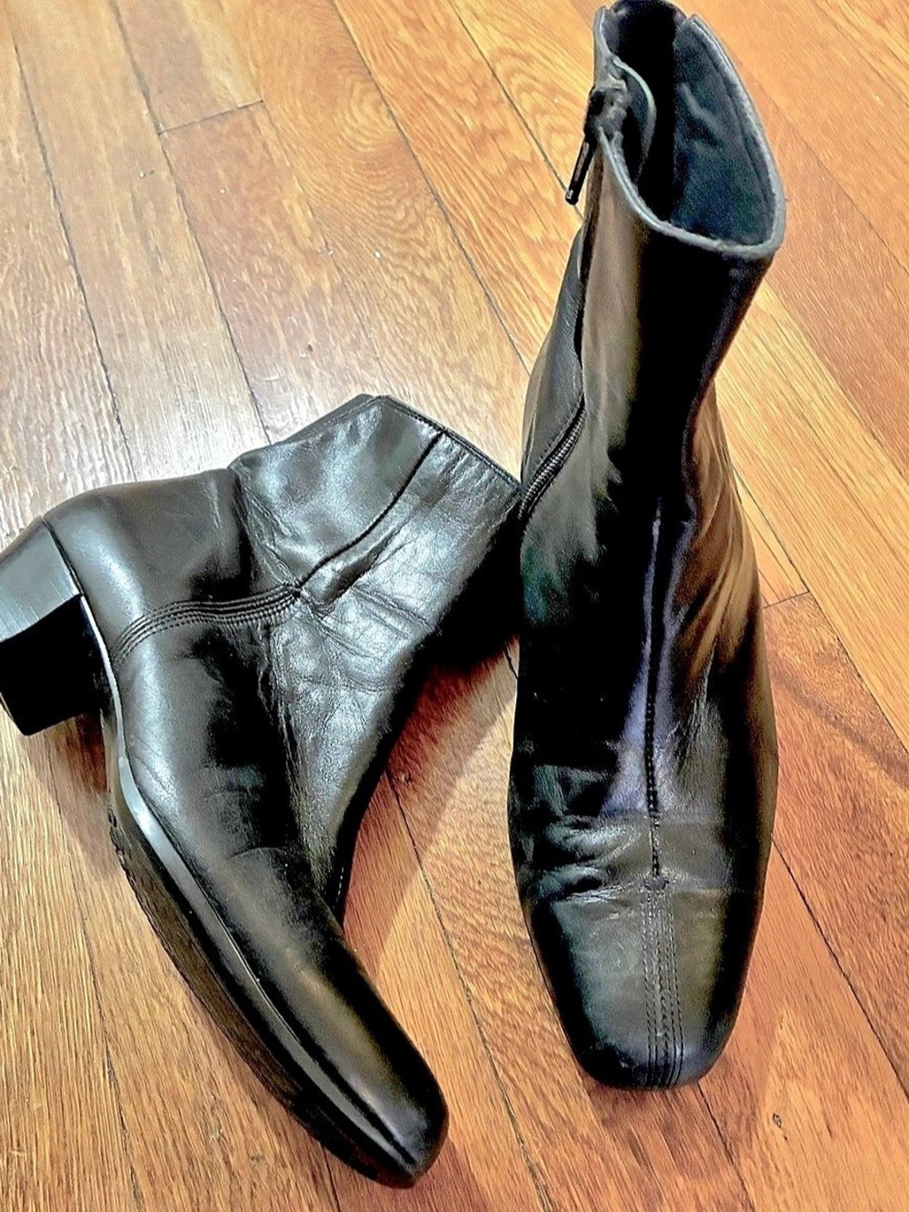 Munro Black Leather Ankle Boots, size 7W, black soft leather